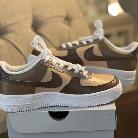 Made to order! Hand painted Air Force ones - Picture 3 of 3